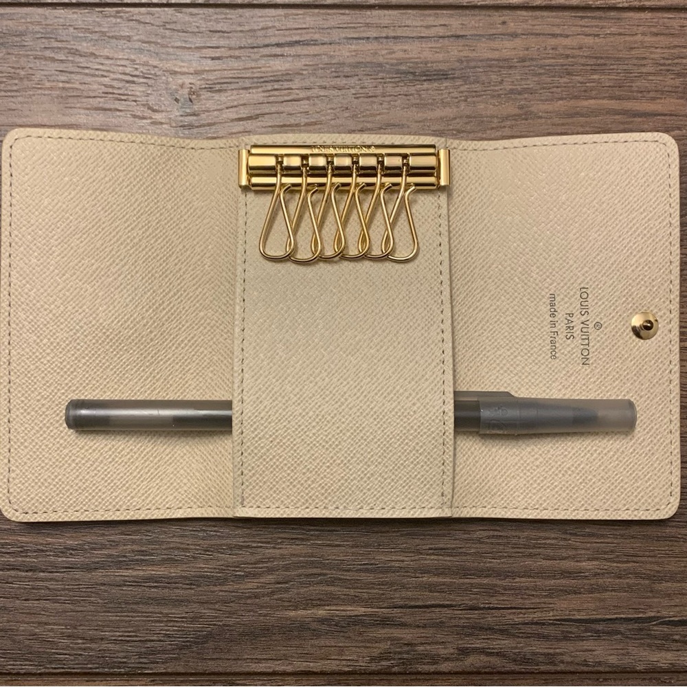 ❌SOLD❌ Louis Vuitton 6 Key Holder Case in Damier Azur Coated Canvas - Picture 8 of 12